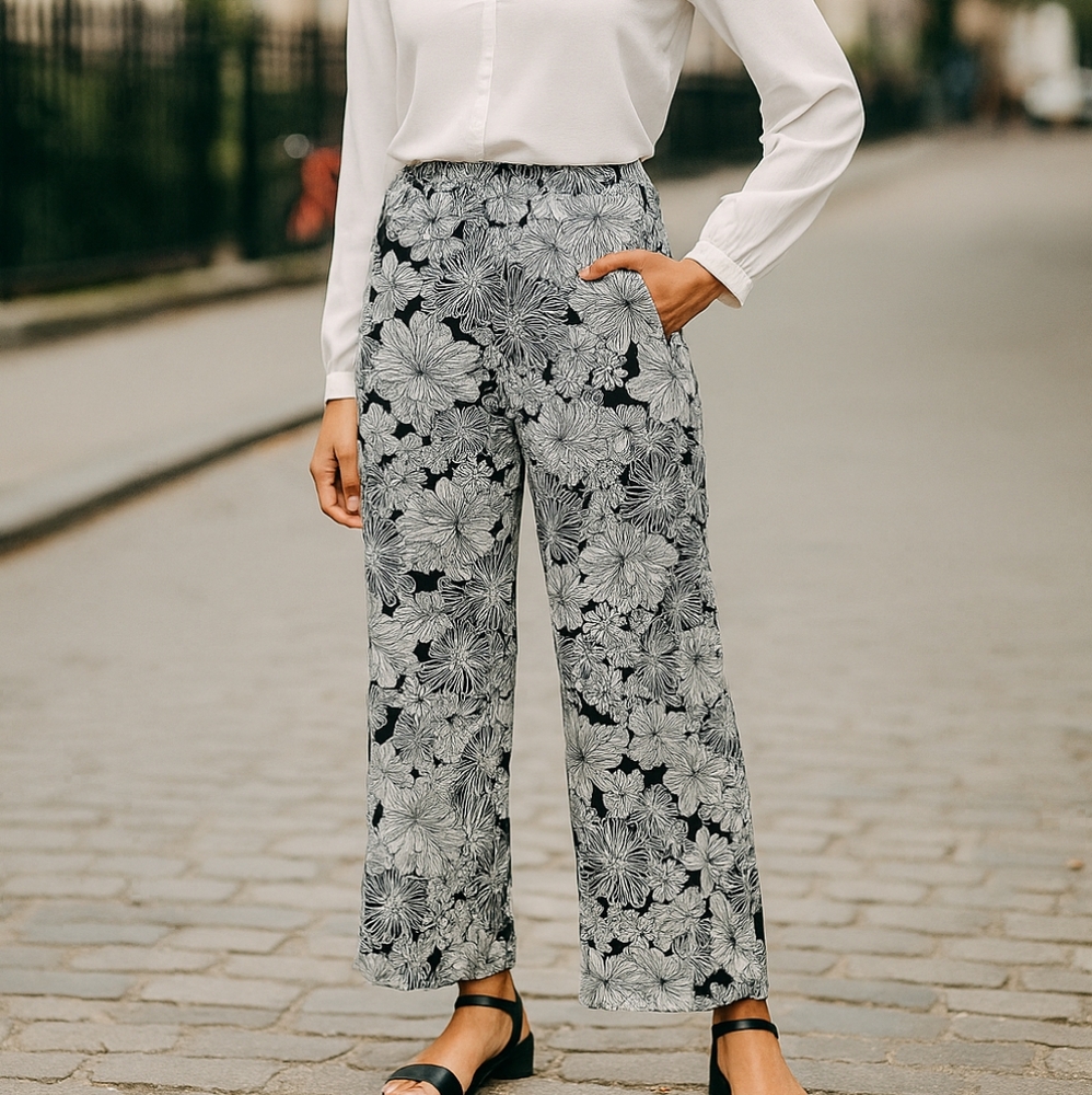 🌴 Sunny Leigh Black & White Floral Lounge Pants – Flare Pull-On Elastic Waist L